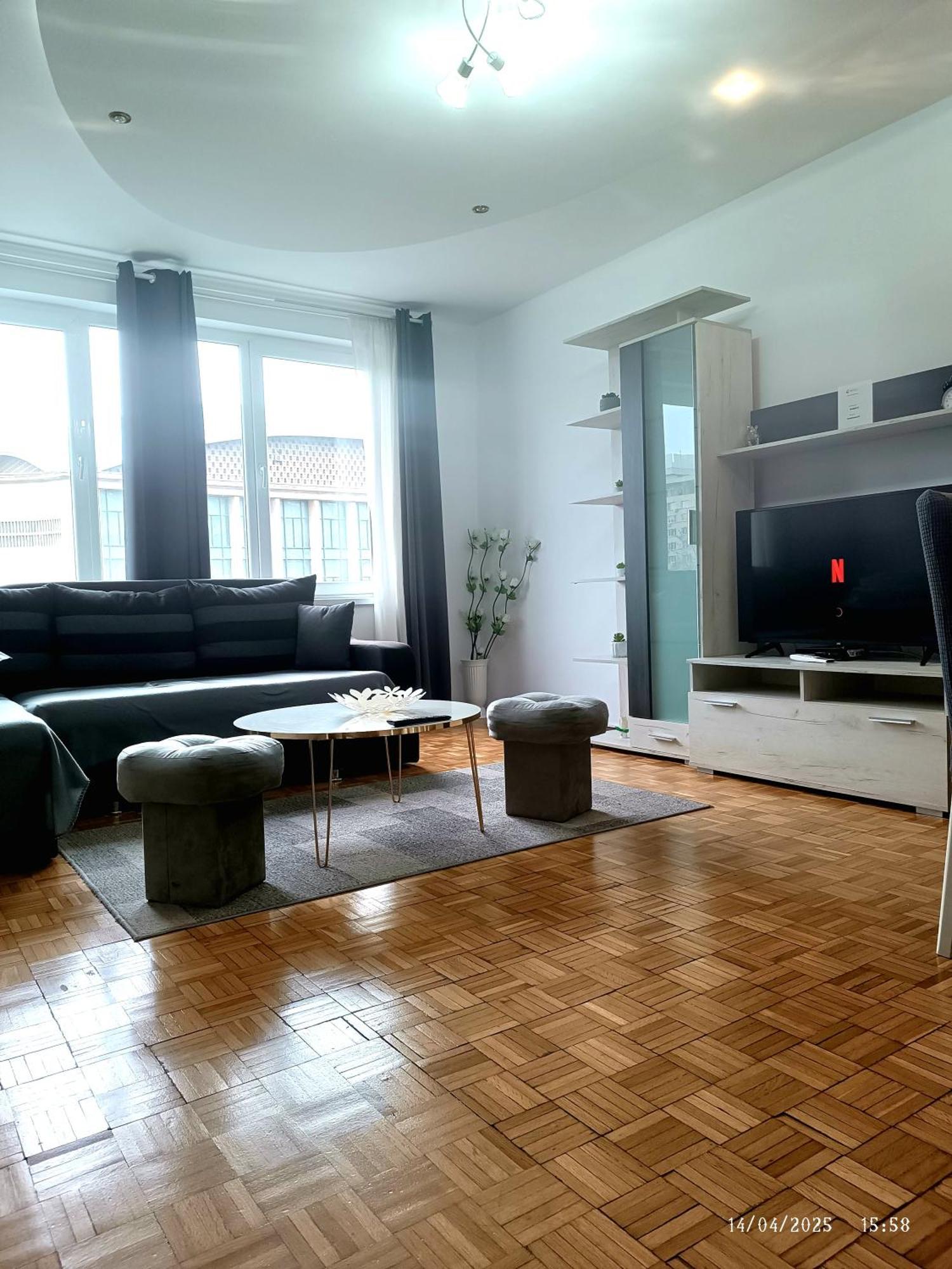 Chic Comfort 1Bdr With Landmark View - Concerthall Бухарест Экстерьер фото