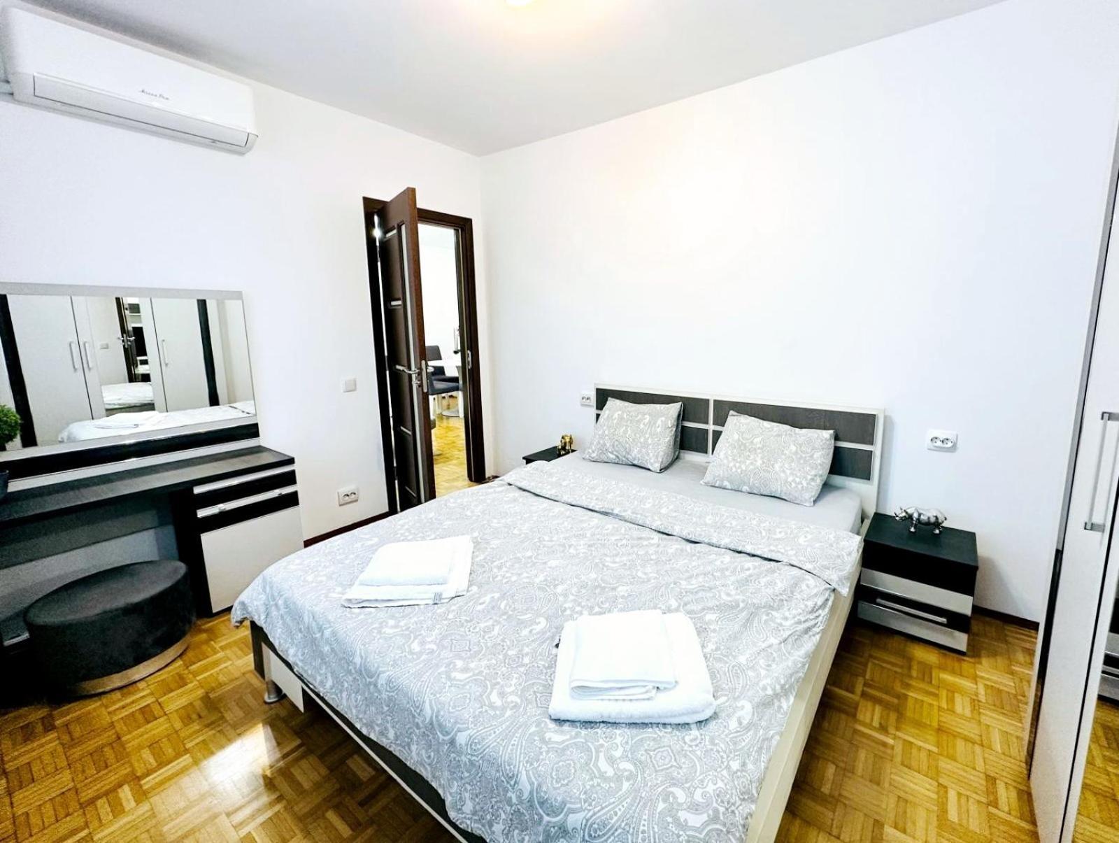 Chic Comfort 1Bdr With Landmark View - Concerthall Бухарест Экстерьер фото